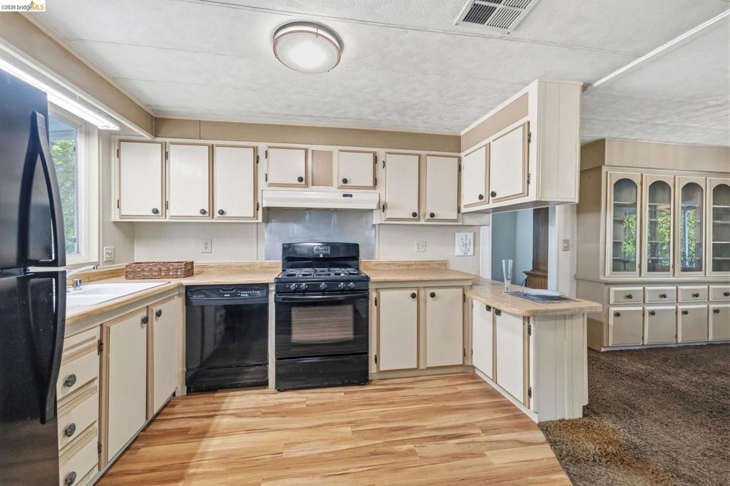 10956 Green St Property Photo 5