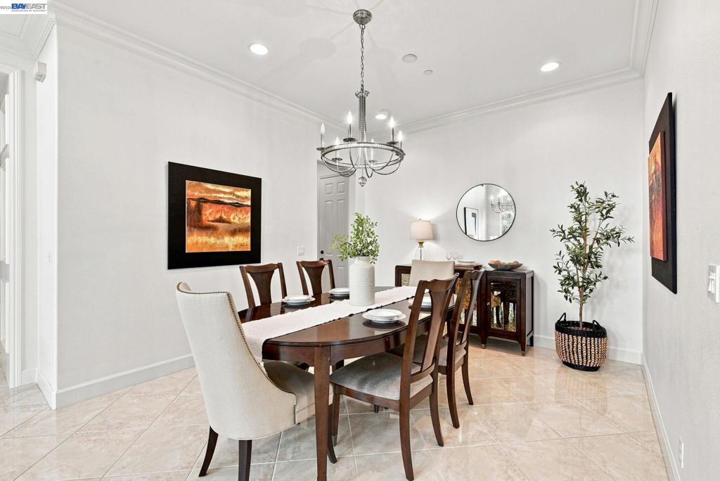 4568 Martin St Property Photo 9