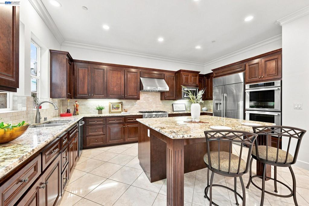 4568 Martin St Property Photo 12