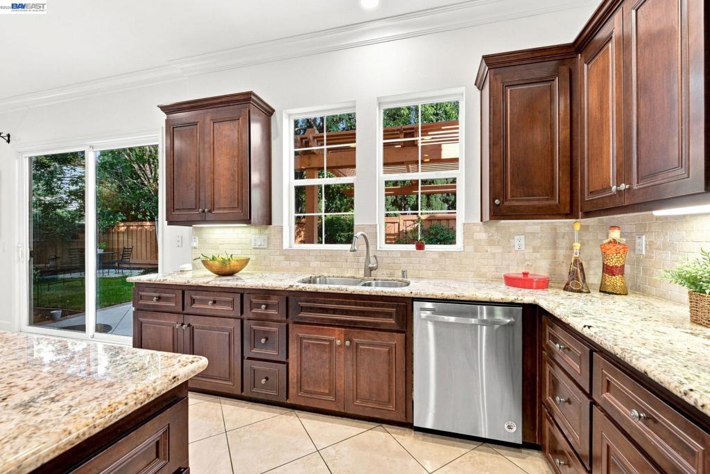 4568 Martin St Property Photo 13