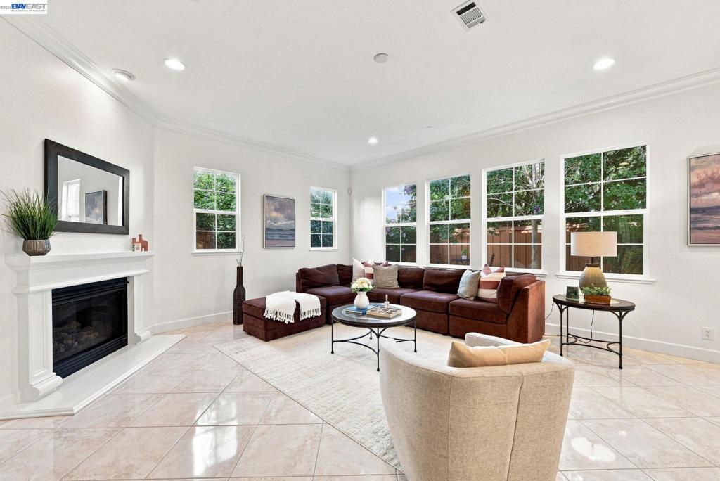 4568 Martin St Property Photo 18