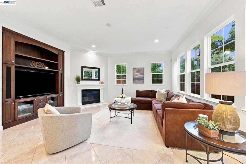 4568 Martin St Property Photo 19