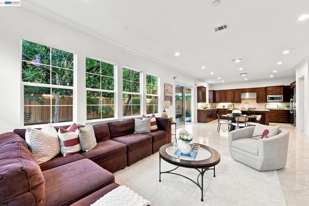 4568 Martin St Property Photo 20