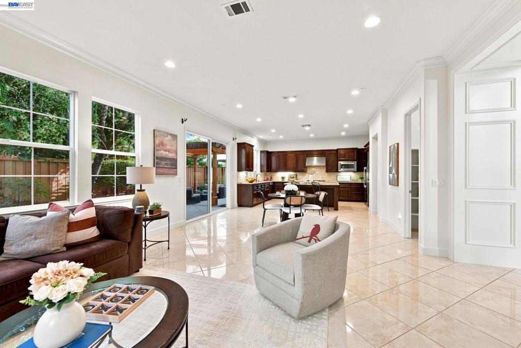 4568 Martin St Property Photo 21