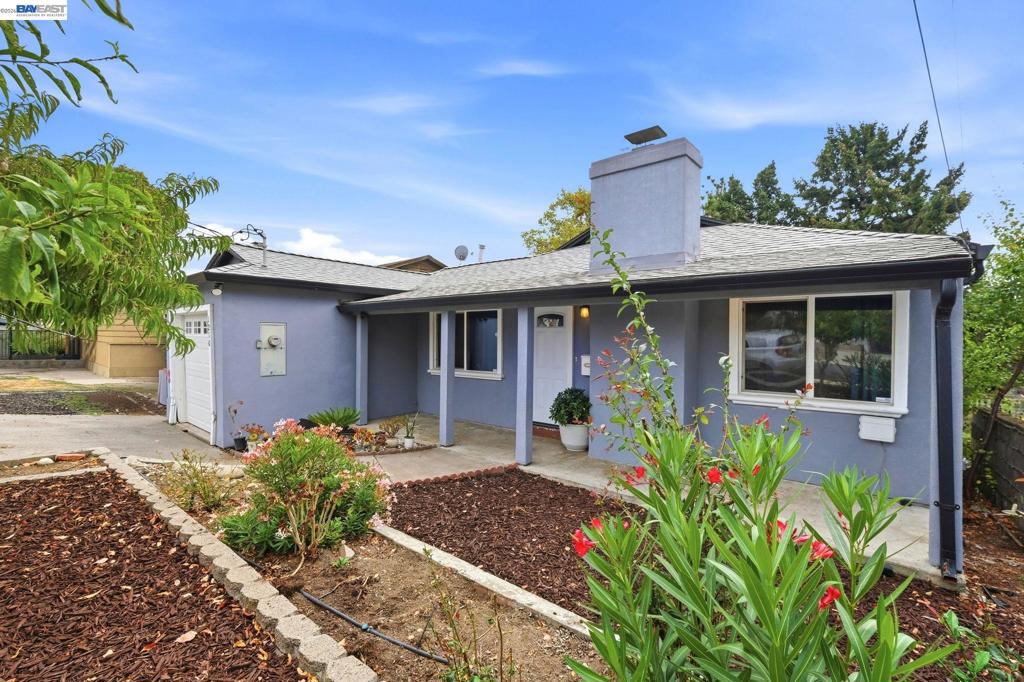 1210 Highland Blvd Property Photo 4