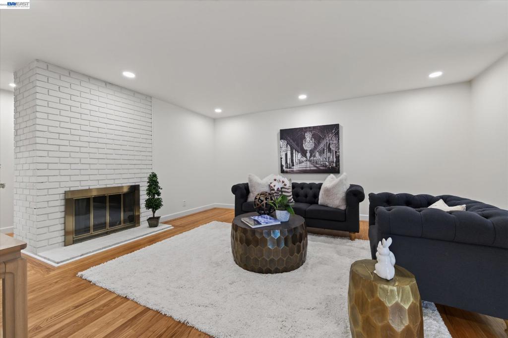 1787 Roxbury Dr Property Photo 11