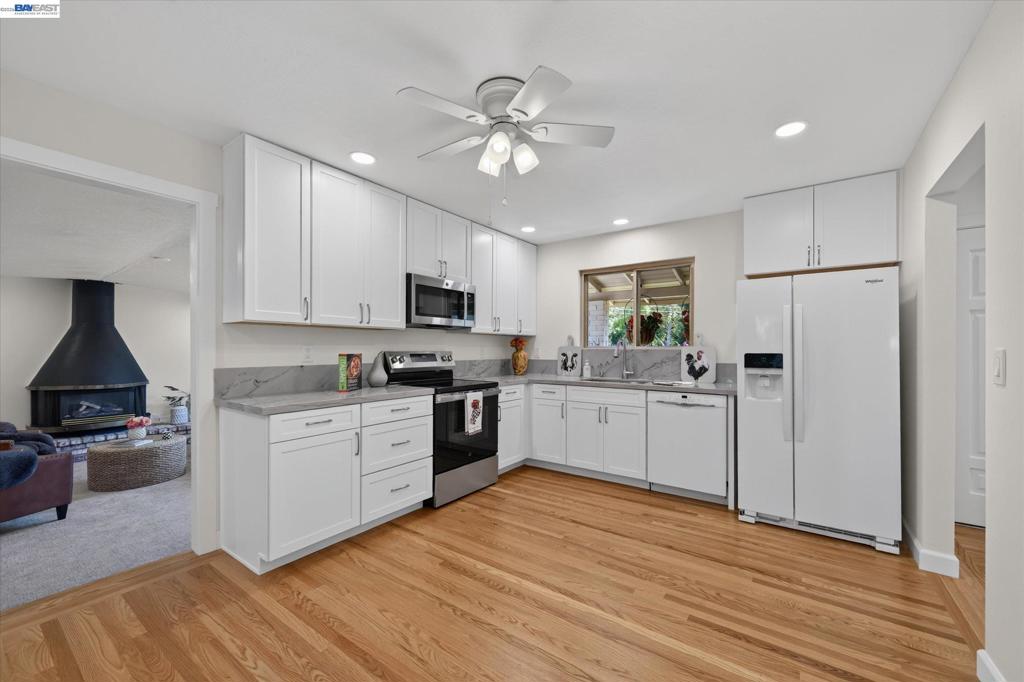 1787 Roxbury Dr Property Photo 12