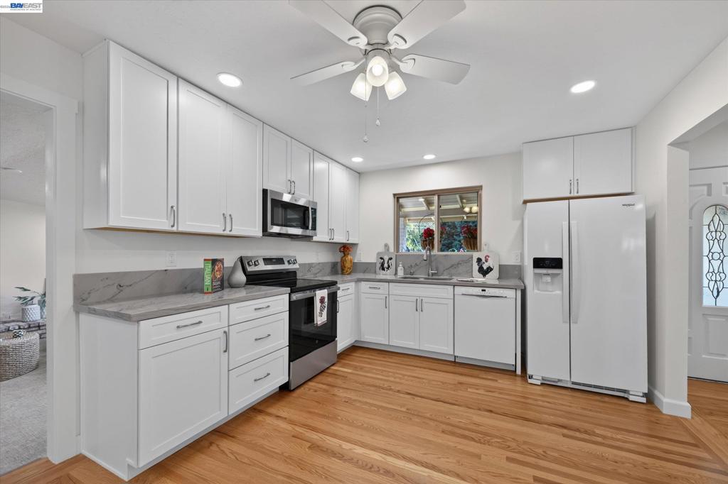 1787 Roxbury Dr Property Photo 13