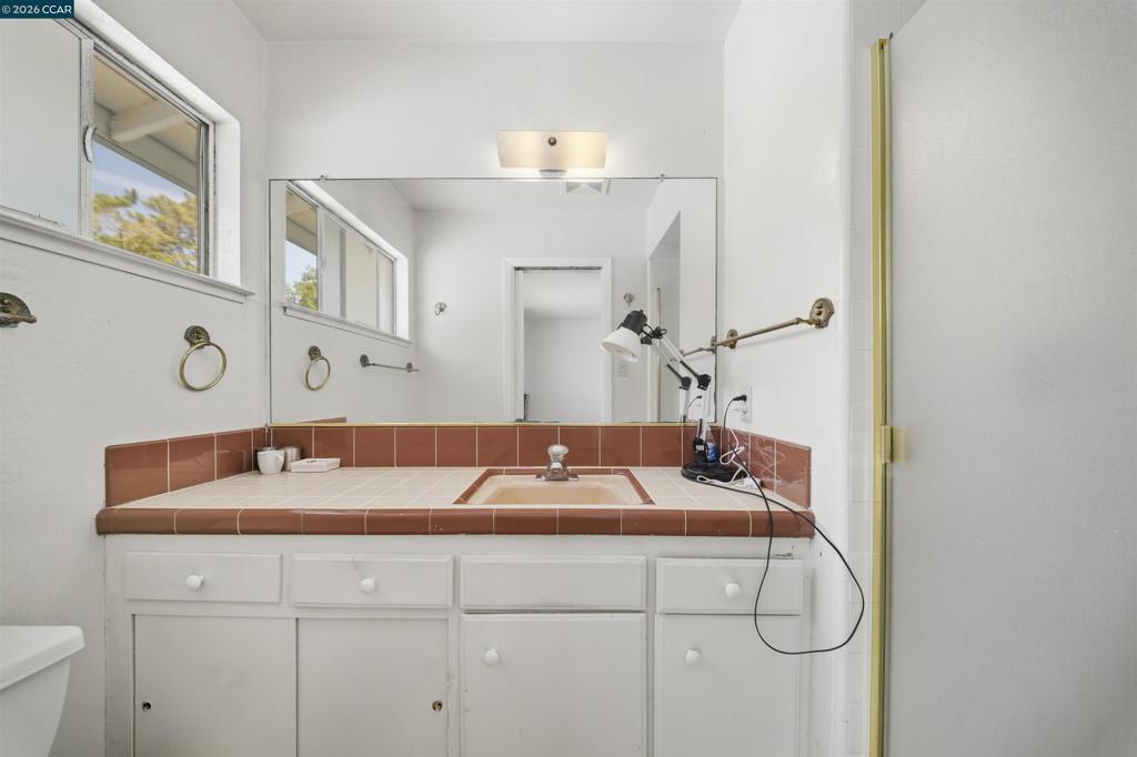 732 Moraga Rd Property Photo 12