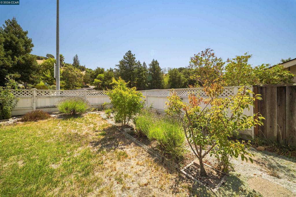 732 Moraga Rd Property Photo 16