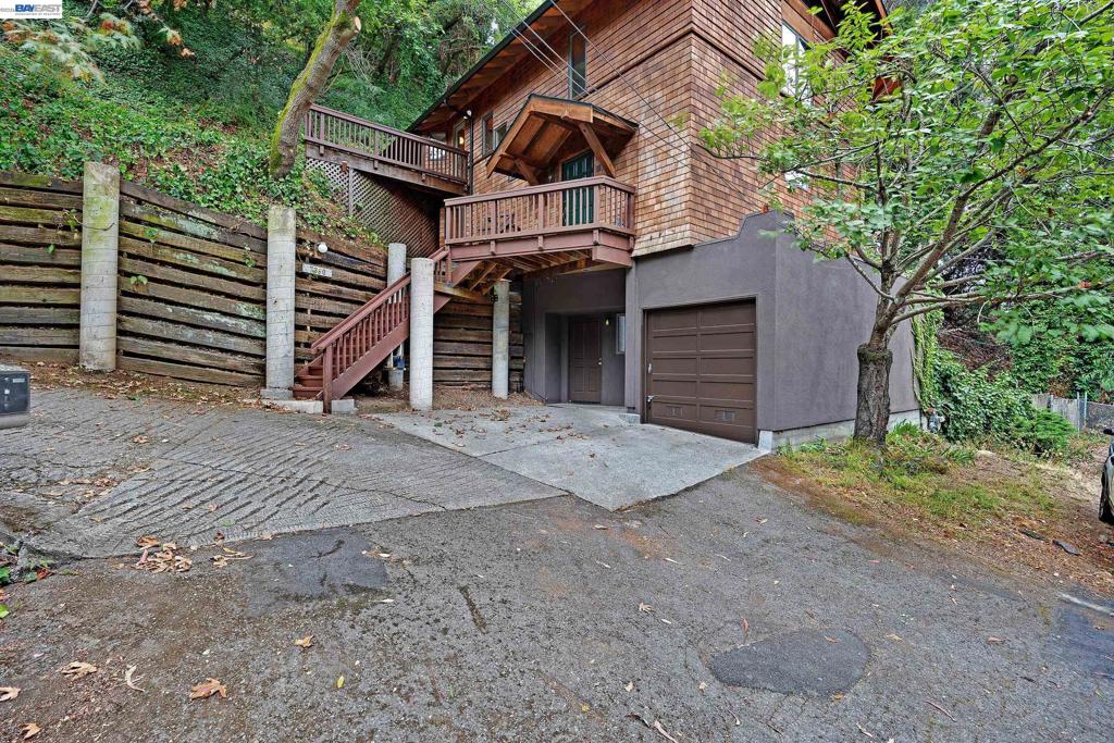 7360 Claremont Ave Property Photo