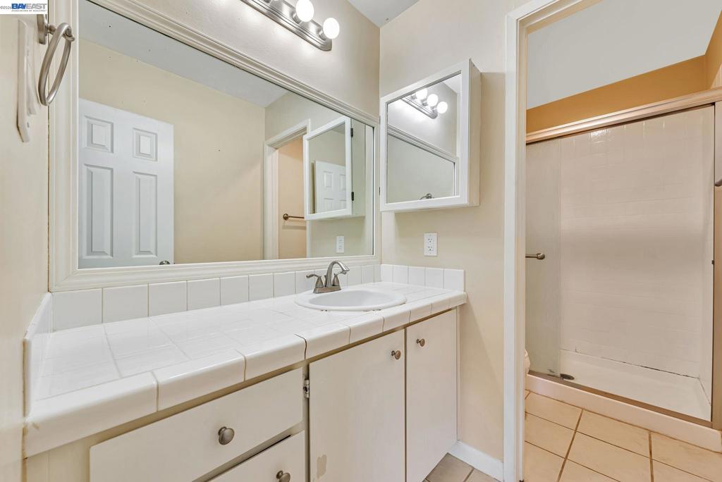 121 Buckingham Dr 25 Property Photo 14