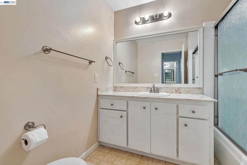 121 Buckingham Dr 25 Property Photo 16