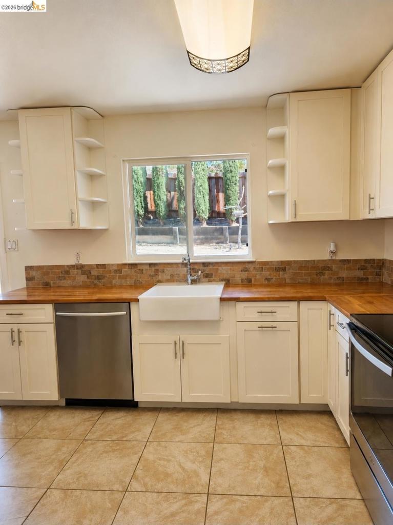 1480 Delwood St Property Photo 8