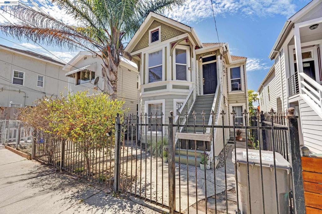 1221 Campbell Property Photo 2