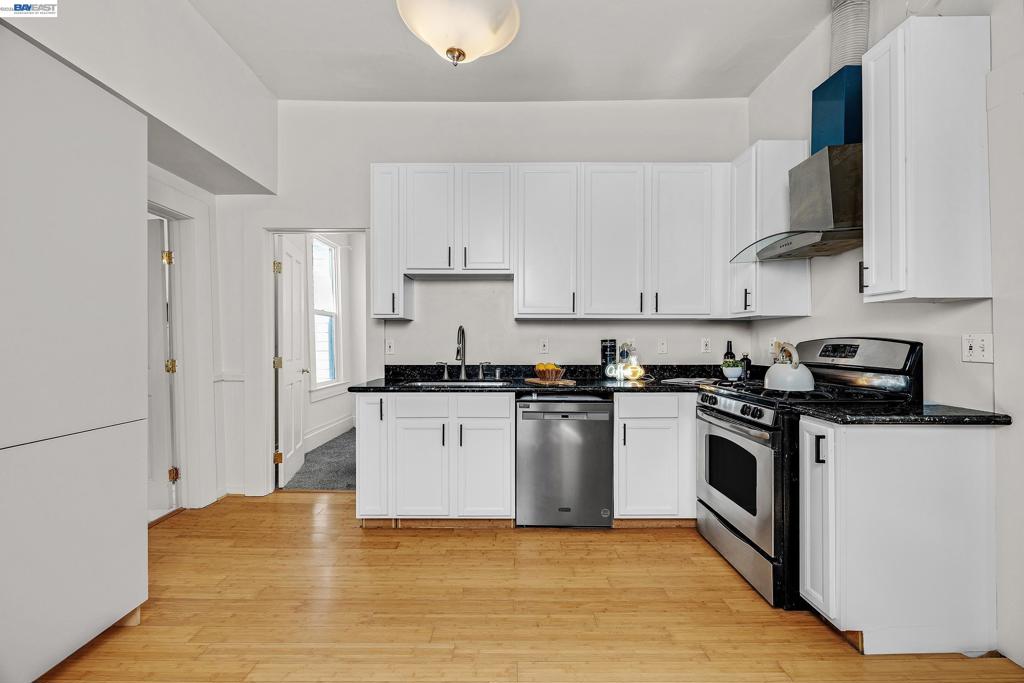 1221 Campbell Property Photo 7