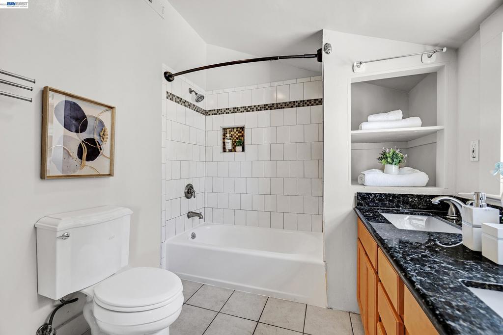 1221 Campbell Property Photo 10