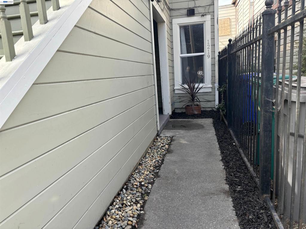 1221 Campbell Property Photo 13