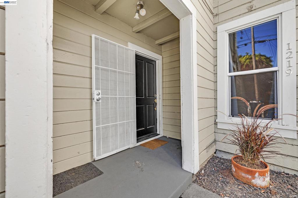 1221 Campbell Property Photo 14