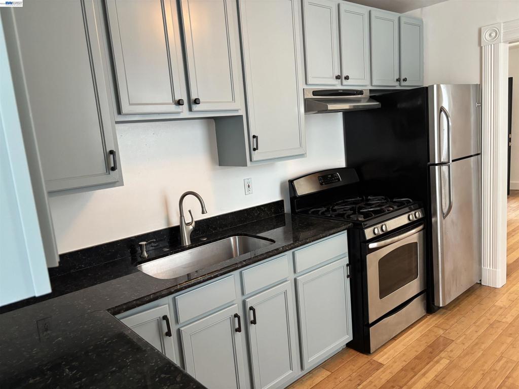 1221 Campbell Property Photo 24