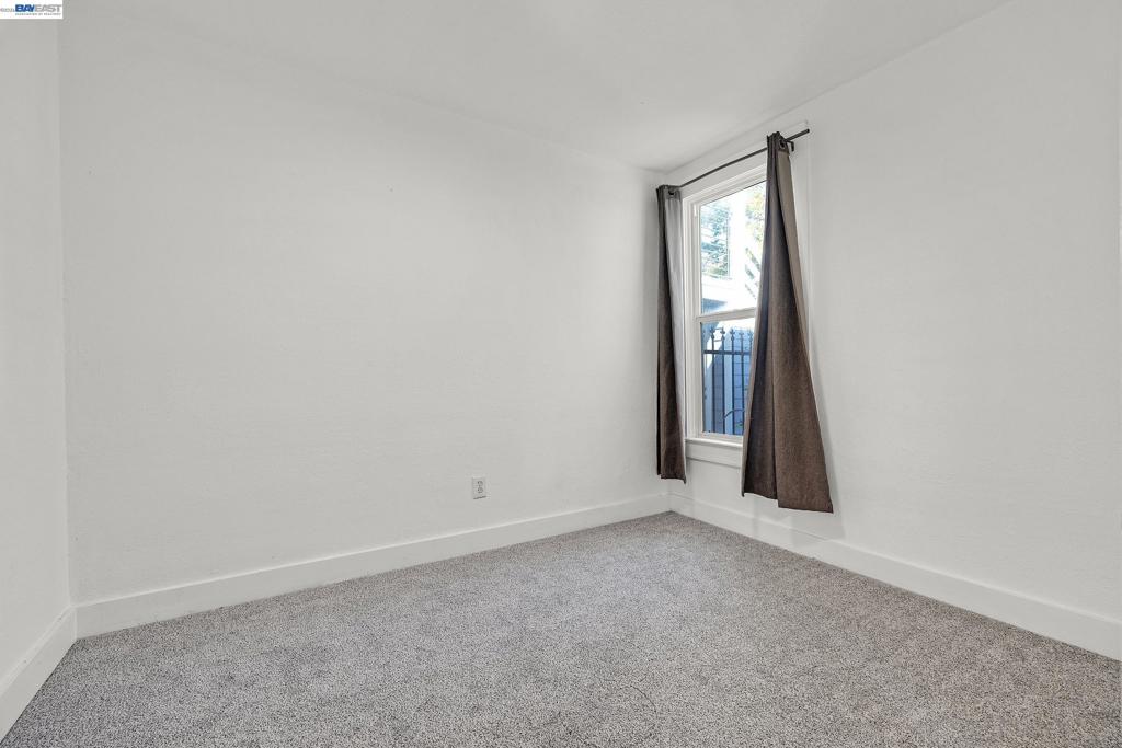 1221 Campbell Property Photo 28