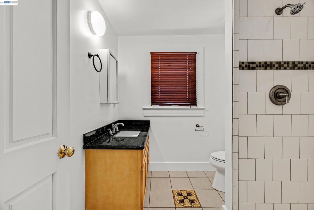 1221 Campbell Property Photo 31