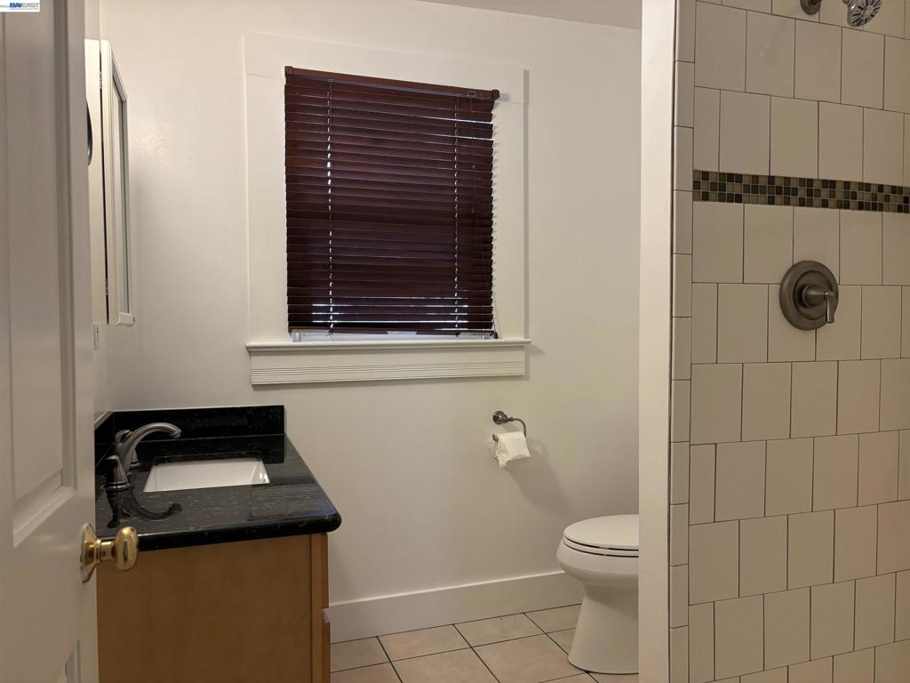 1221 Campbell Property Photo 32