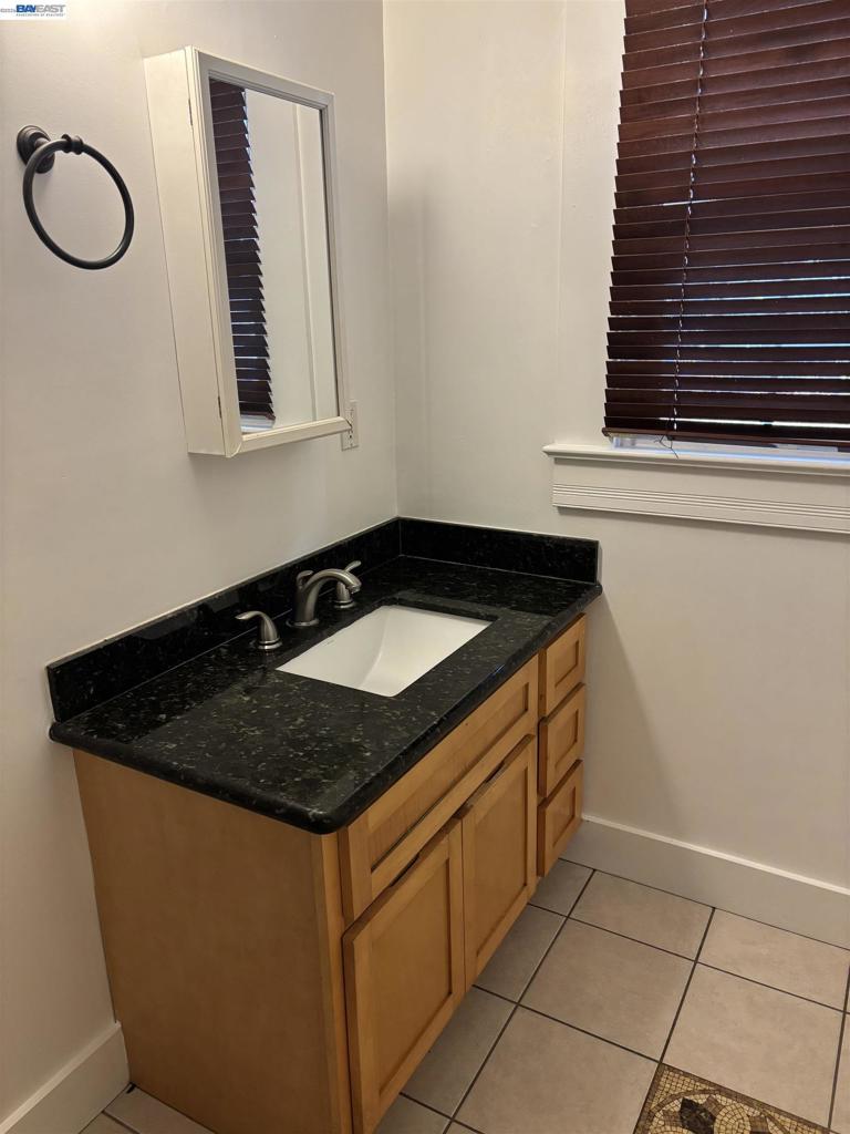1221 Campbell Property Photo 33