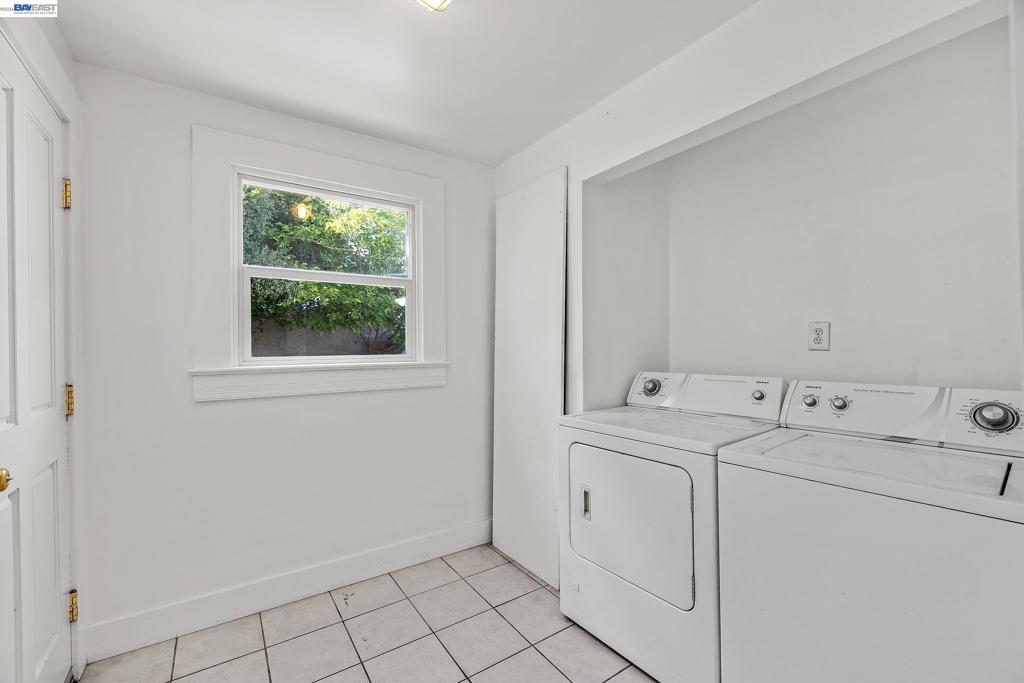 1221 Campbell Property Photo 38