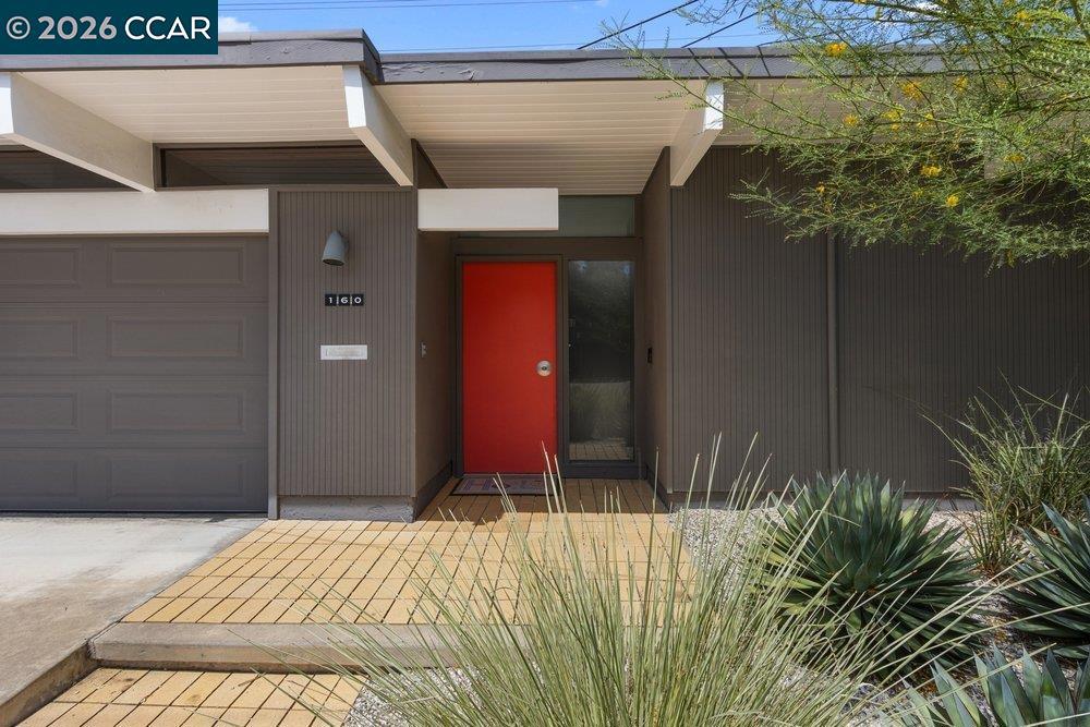 160 Los Cerros Ave Property Photo