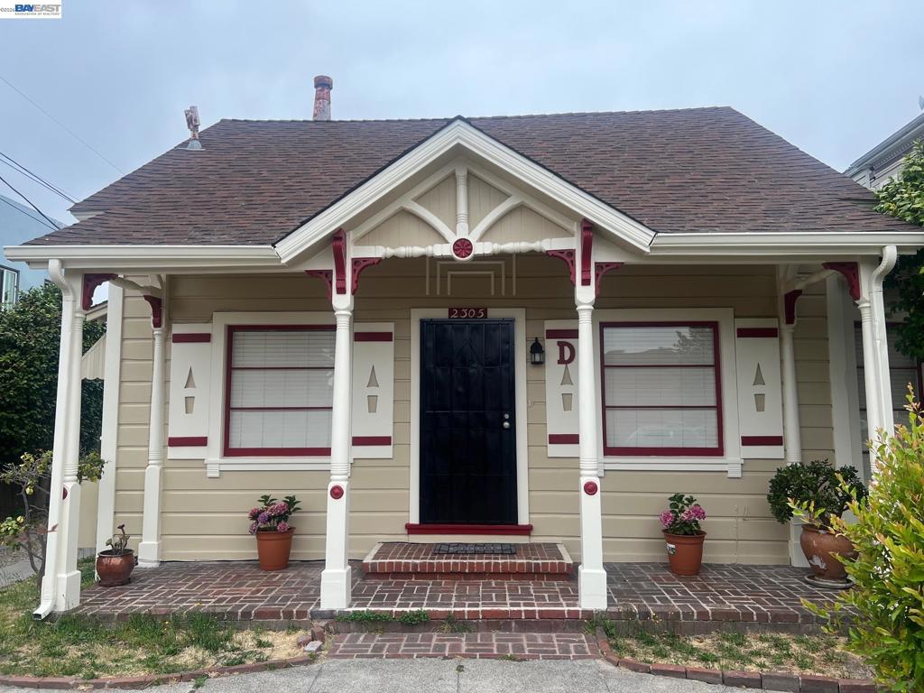 2305 San Jose Ave Property Photo 1