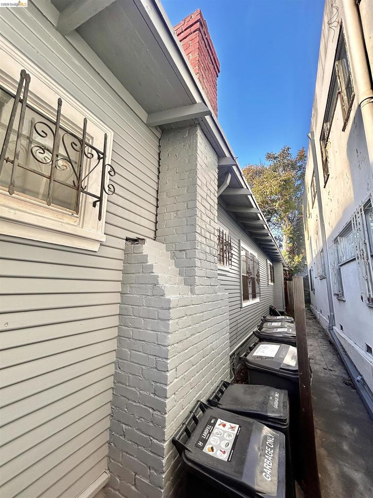 2806 Foothill Blvd Property Photo 6