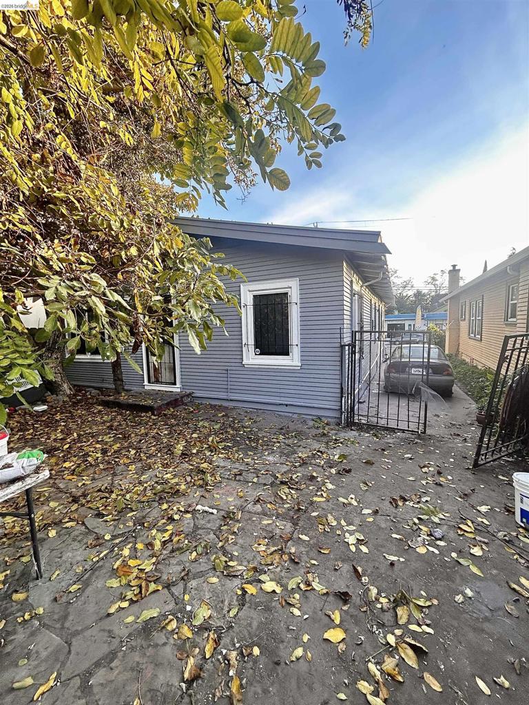 2806 Foothill Blvd Property Photo 7