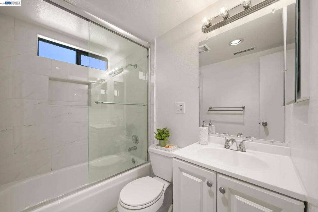 6242 Montcalm Ave Property Photo 28