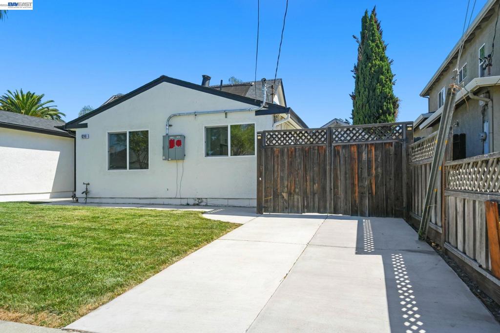 6242 Montcalm Ave Property Photo 39