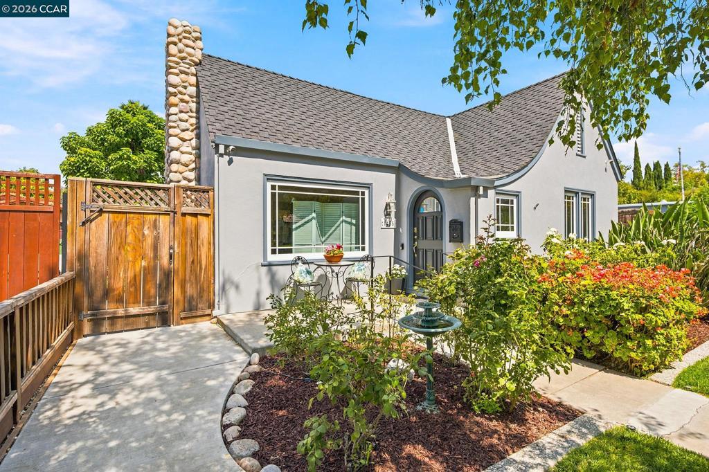 1455 Mckendrie St Property Photo 3