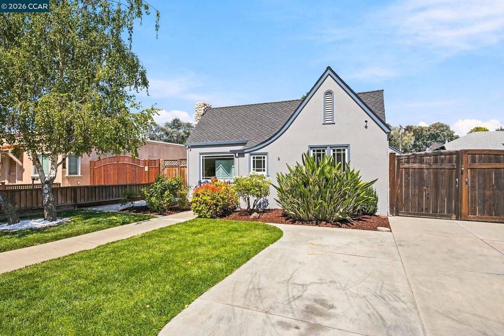 1455 Mckendrie St Property Photo 4