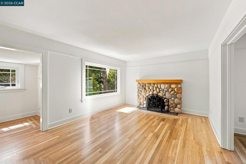 1455 Mckendrie St Property Photo 7