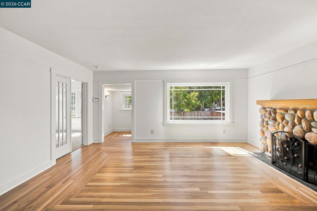 1455 Mckendrie St Property Photo 8