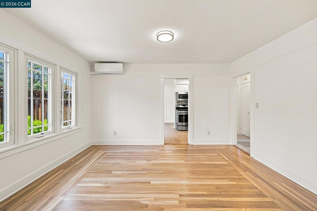 1455 Mckendrie St Property Photo 11