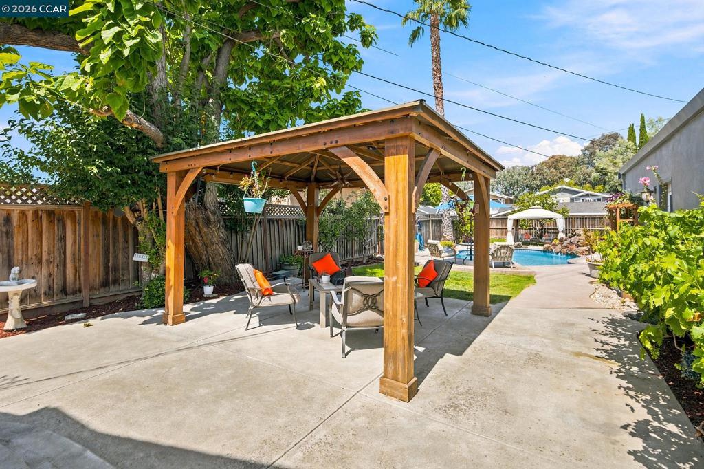 1455 Mckendrie St Property Photo 42