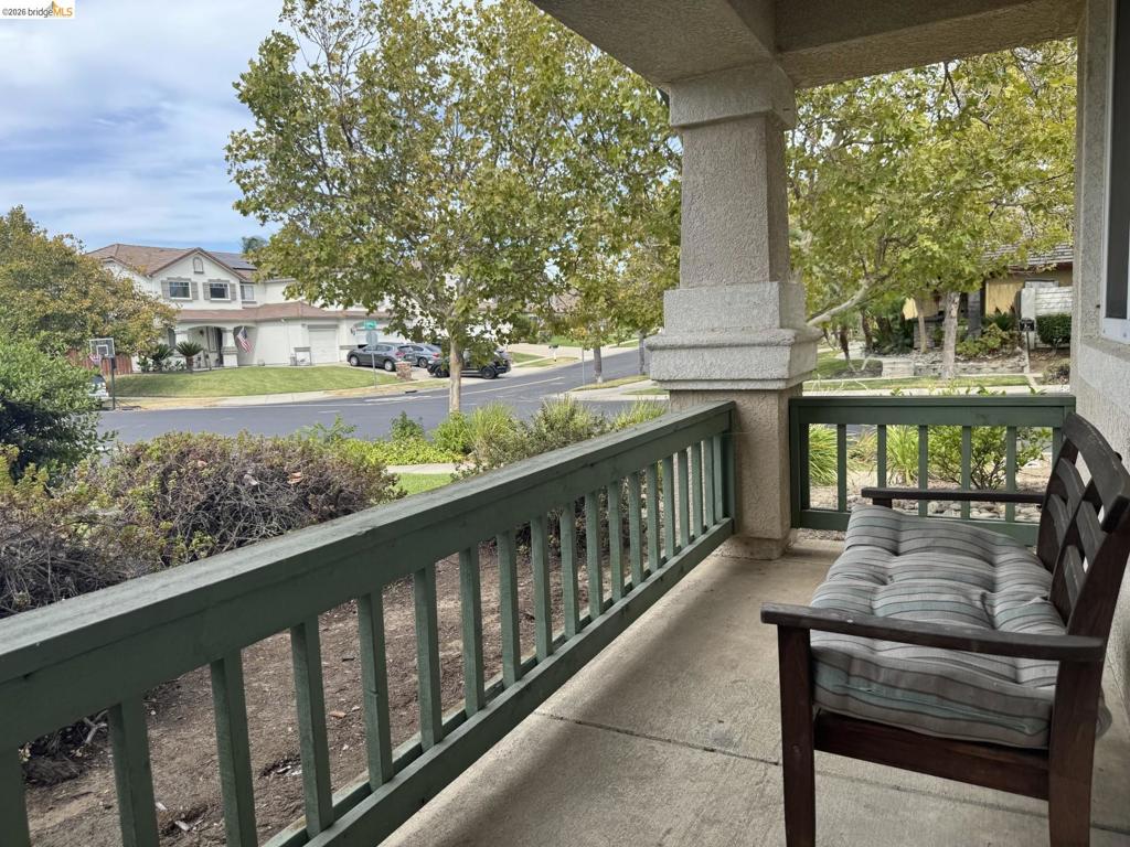 400 Pinenut St Property Photo 2