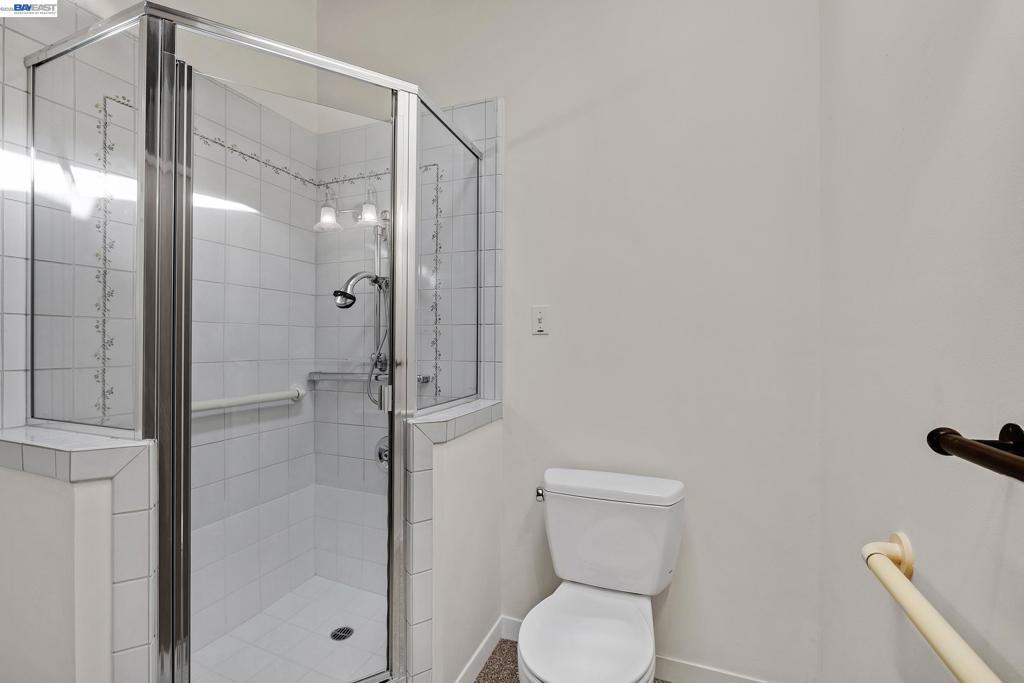 659 Peach St Property Photo 27