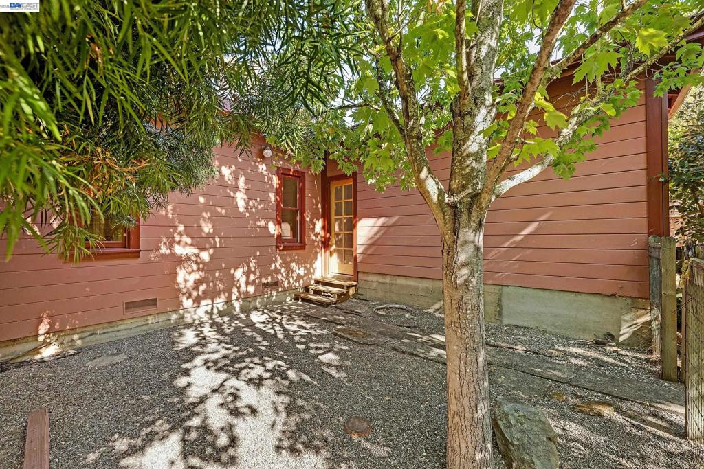 659 Peach St Property Photo 30