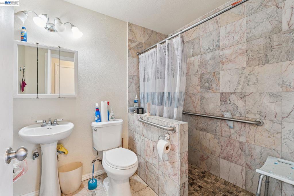 10997 Hirschfeld Property Photo 5
