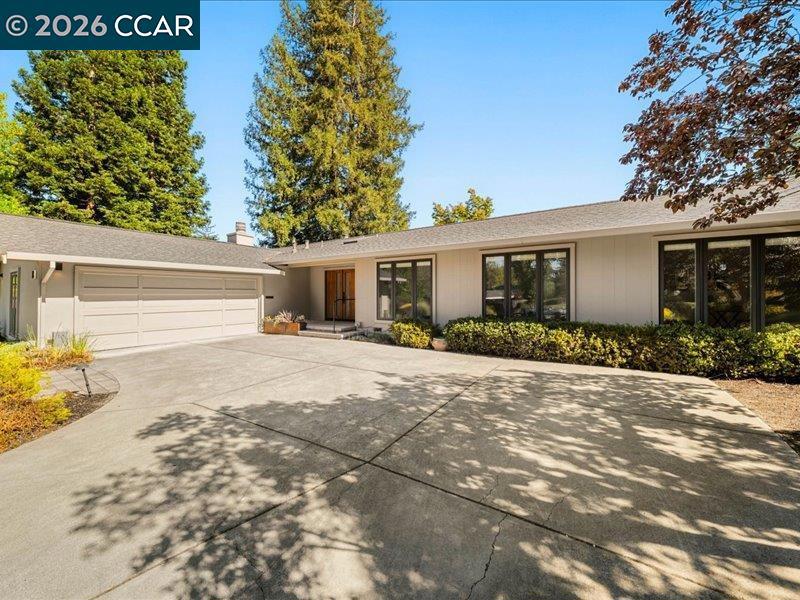 8 Dunsmoor Ct Property Photo 3