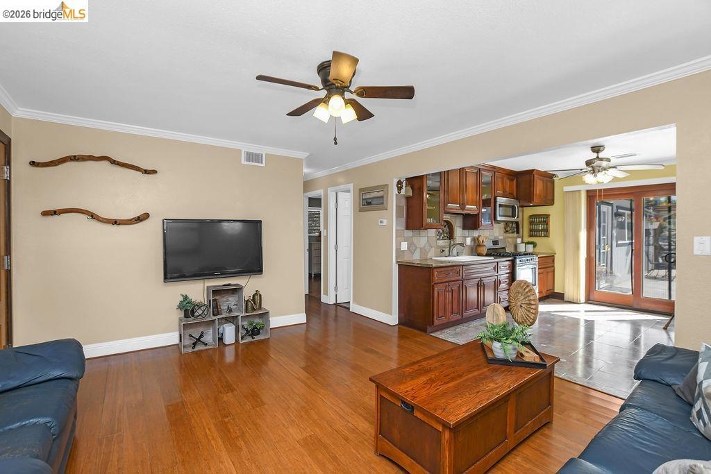 5108 Sandmound Blvd Property Photo 8