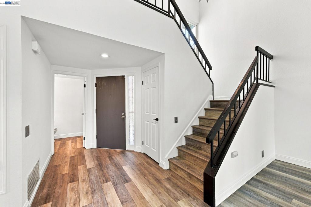 2423 Blackpool Ln Property Photo 7