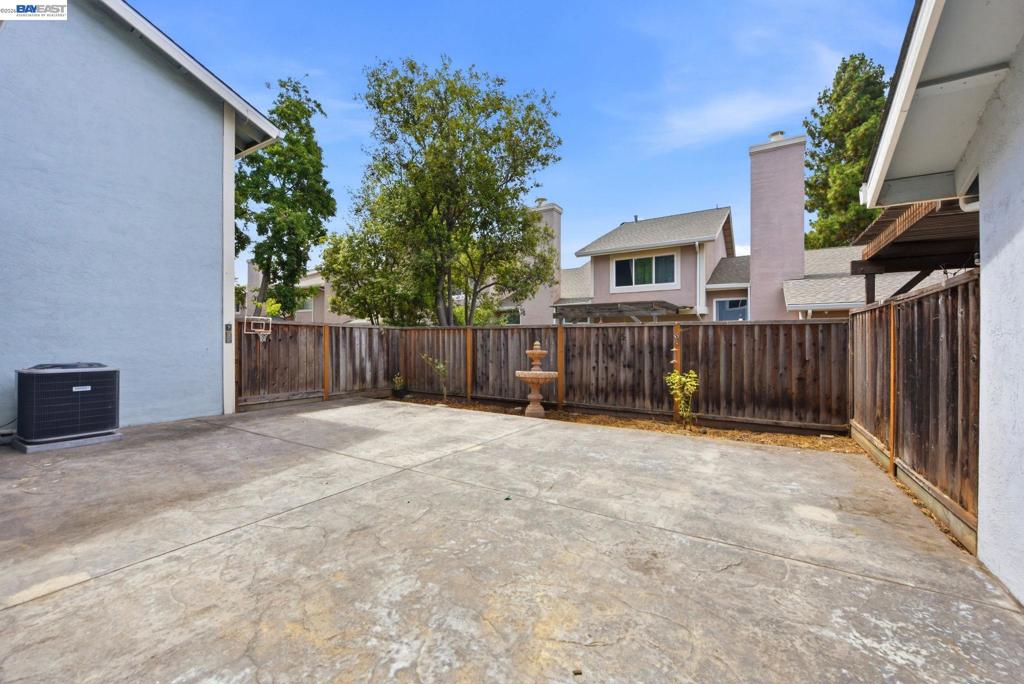 2423 Blackpool Ln Property Photo 33