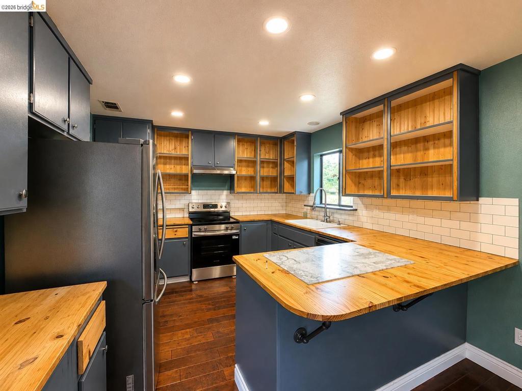 20663 Ferretti Rd Property Photo 6